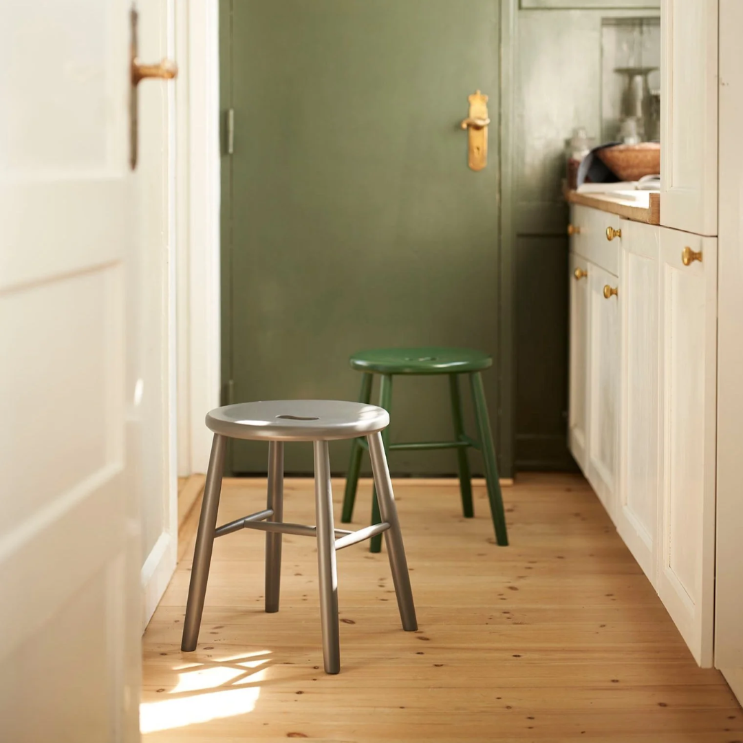 J27 Stool